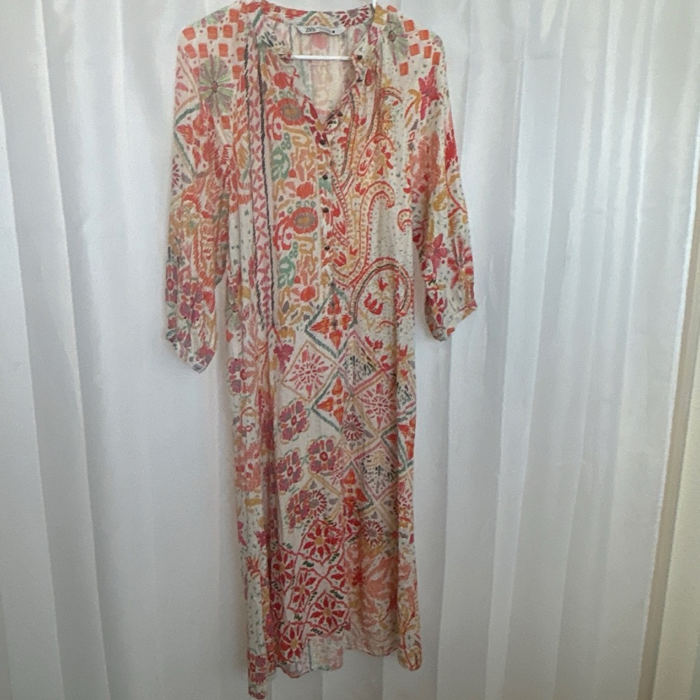Zara Multicolor Metallic Thread Patterned Fabric